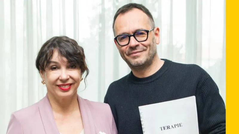 Kubáník vyhořel a napsal o tom hru. Na Terapii chodí k Boudové