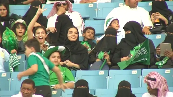 Saúdské Arabky na fotbalovém zápase