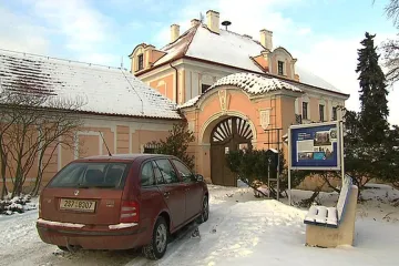 Památník odboje v Panenských Břežanech možná nebude