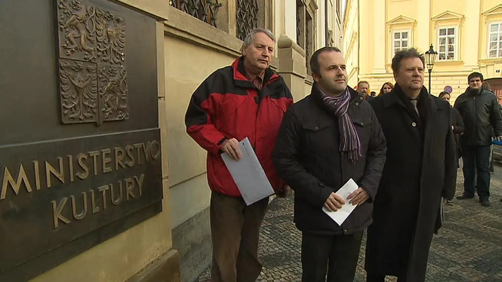 Protest SOP před ministerstvem kultury