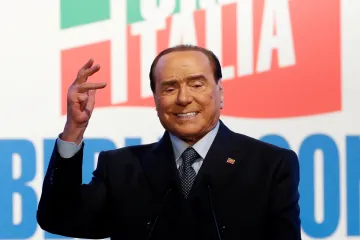 Berlusconi se pokouší o politický návrat