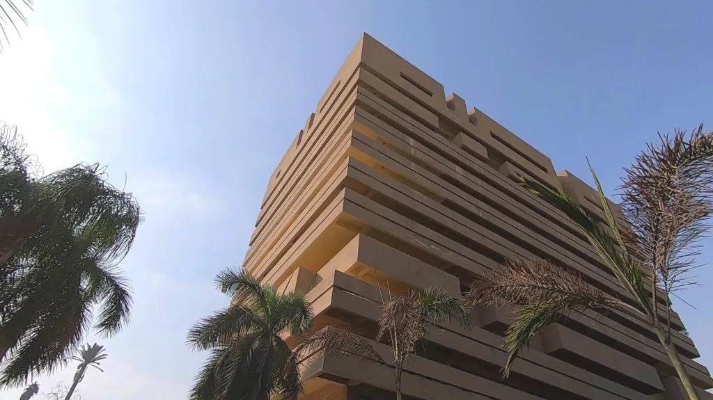 Česká ambasáda v Káhiře je špičkovou ukázkou brutalismu