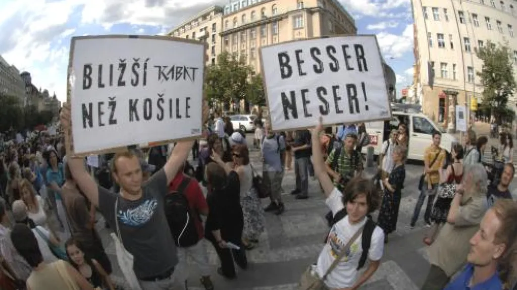 Prostest proti demolici domu na Václavském náměstí
