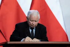 Kaczyński obvinil Rusko z letecké katastrofy u Smolenska. Vládní vyšetřovací podvýbor mluví o výbuchu