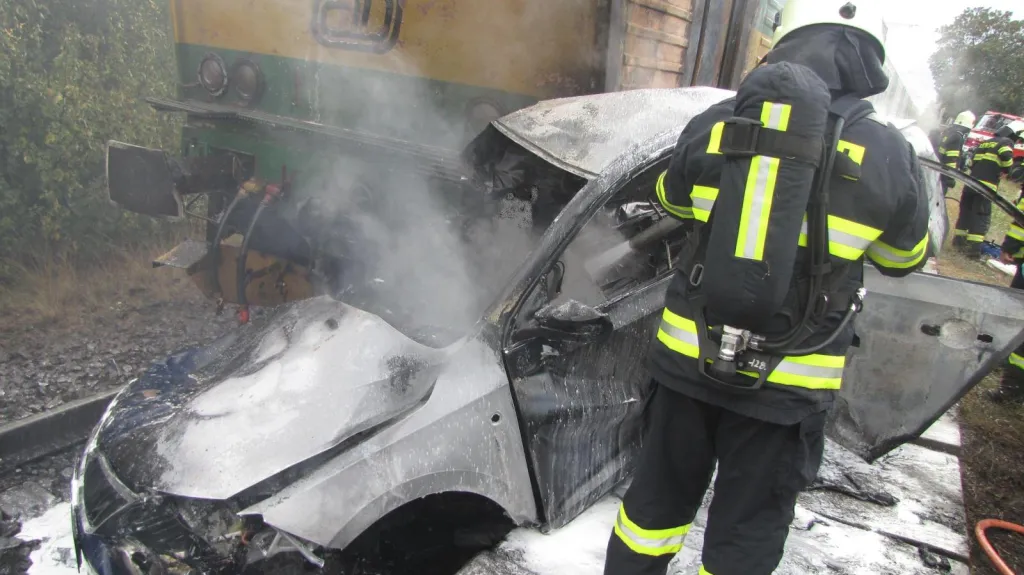 Dva ze šesti mrtvých nejtragičtějšího říjnového dne zemřeli na přejezdu v Hradci Králové