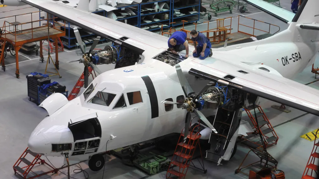 Výroba letounu L-410 v Kunovicích
