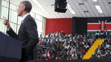 Barack Obama při projevu na stadionu v Nairobi