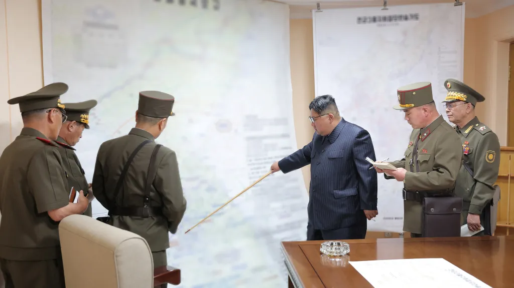 Severokorejský vůdce Kim Čong-un navštívil tréninkové centrum generálního štábu