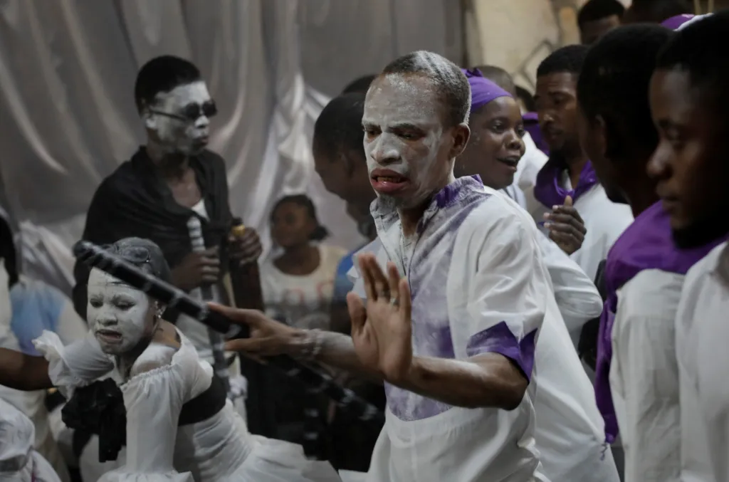 Vyznavači voodoo na Haiti oslavili svátek smrti