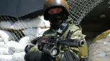 Proruský ozbrojenec na východě Ukrajiny