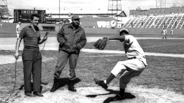 Fidel Castro jako čestný host jednoho z baseballových zápasů