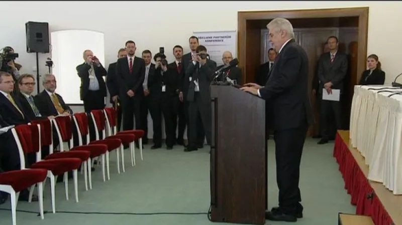 Zeman: Někdy je potřeba použít i odstrašující sílu