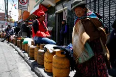 Bolivijská vláda viní Moralese z podpory blokád, kvůli kterým docházejí ve městech potraviny