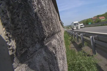 Námitky ke stavbě D11 vznesl na poslední chvíli Hradec. Chce více protihlukových stěn