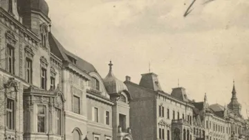 Ulice Sadová-Parkstrasse na dobové pohlednici