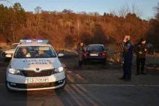 V kamionu nedaleko Sofie našla policie osmnáct mrtvých migrantů, zadržela tři lidi