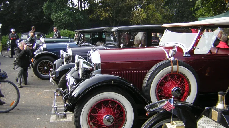 Jízda historických vozidel Pražská Noblesa