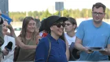 Maggie Gyllenhaalová po příletu na festival