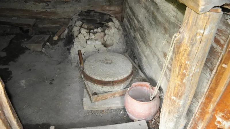 Ze skanzenu v Březně u Loun