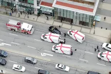 V kanadském Vancouveru útočník pobodal sedm lidí. Jedna z obětí zraněním podlehla