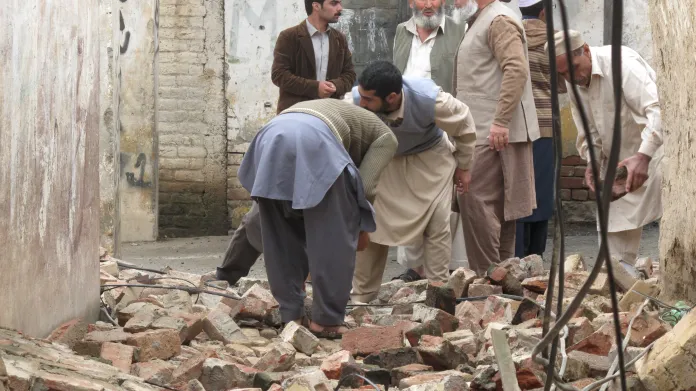 Afghánistán, Pákistán a Indii zasáhlo rozsáhlé zemětřesení