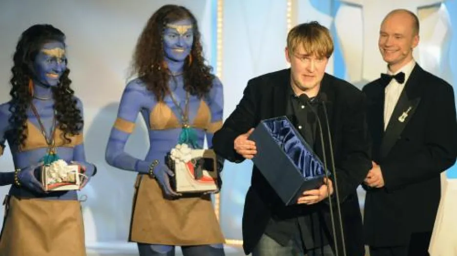 Marek Najbrt přebírá na nominačním večeru Českého lva 2009 cenu čtenářů portálu Kinobox.cz za snímek Protektor