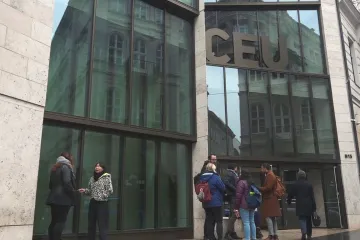 Letní kurzy v Budapešti? Středoevropská univerzita hledá cestu pro setrvání v Maďarsku