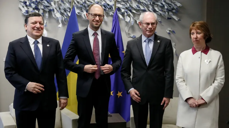 José Manuel Barroso, Arsenij Jaceňuk, Herman Van Rompuy, Catherine Ashtonová na summitu v Bruselu