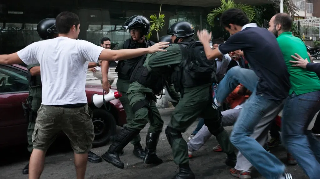 Protesty v Caracasu