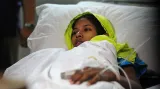 Žena, která přežila 17 dní v troskách, se zotavuje