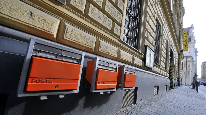 Z ulic postupně mizí poštovní schránky