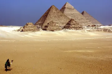 Archeologové nejspíš objasnili, jak dokázali starověcí Egypťané stavět pyramidy