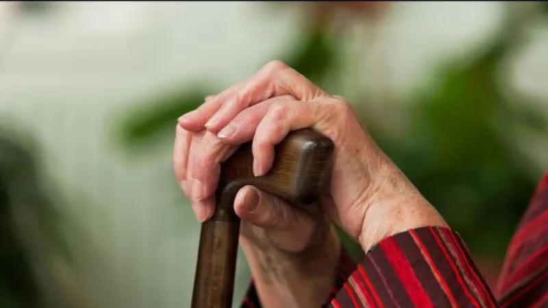 Důchody rostou pomaleji, utahování opasků pokračuje