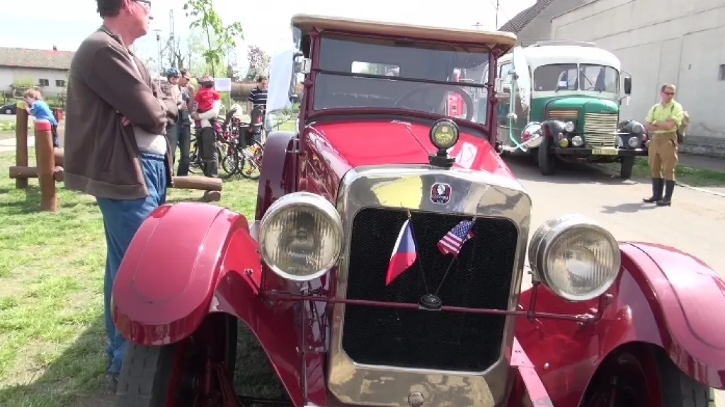 Den s historickou technikou