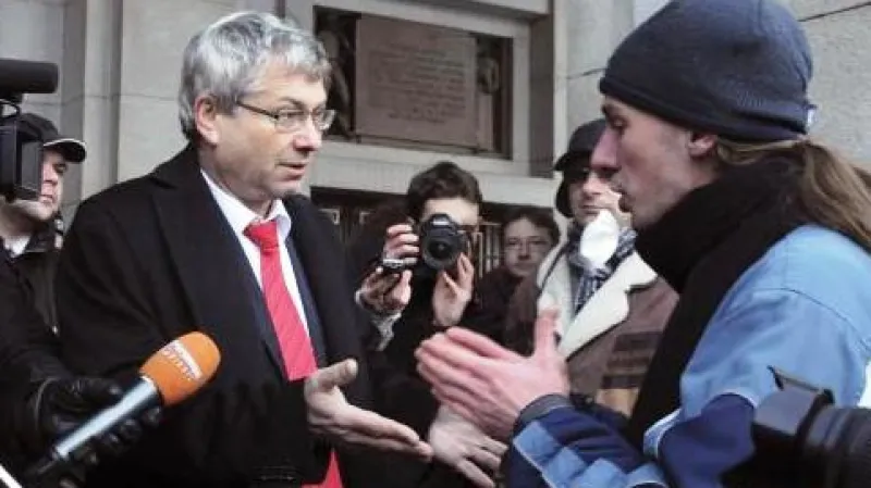 Primátor Petr Kajnar diskutuje s Jakubem Sosnou