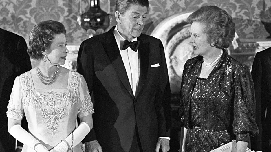 Alžběta II., Ronald Reagan a Margaret Thatcherová v roce 1984
