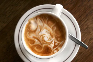 Geny ovlivňují, jestli má člověk potřebu pít hodně kávy, tvrdí vědci