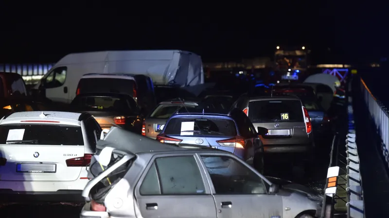 Hromadná nehoda na dálnici D10
