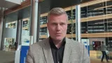 Europoslanec Filip Turek (nestr. za Přísaha a Auto) k americkým clům