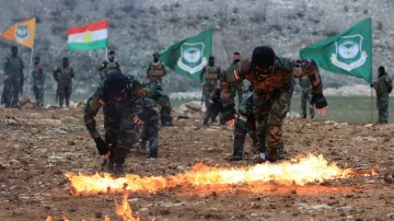 Výcvik členů skupiny Strana svobody Kurdistánu (PAK) v Iráku