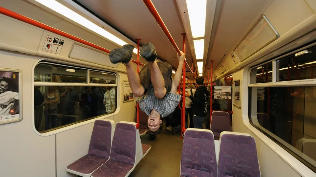 Protestující v pražském metru