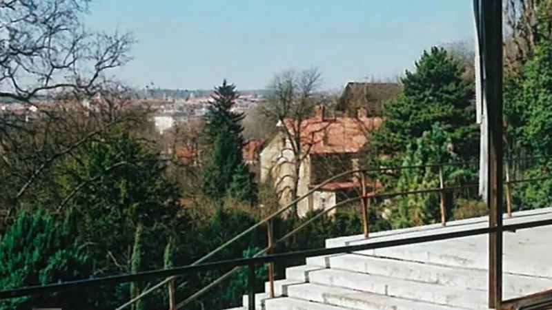 Arnoldova vila v sousedství slavné vily Tugendhat