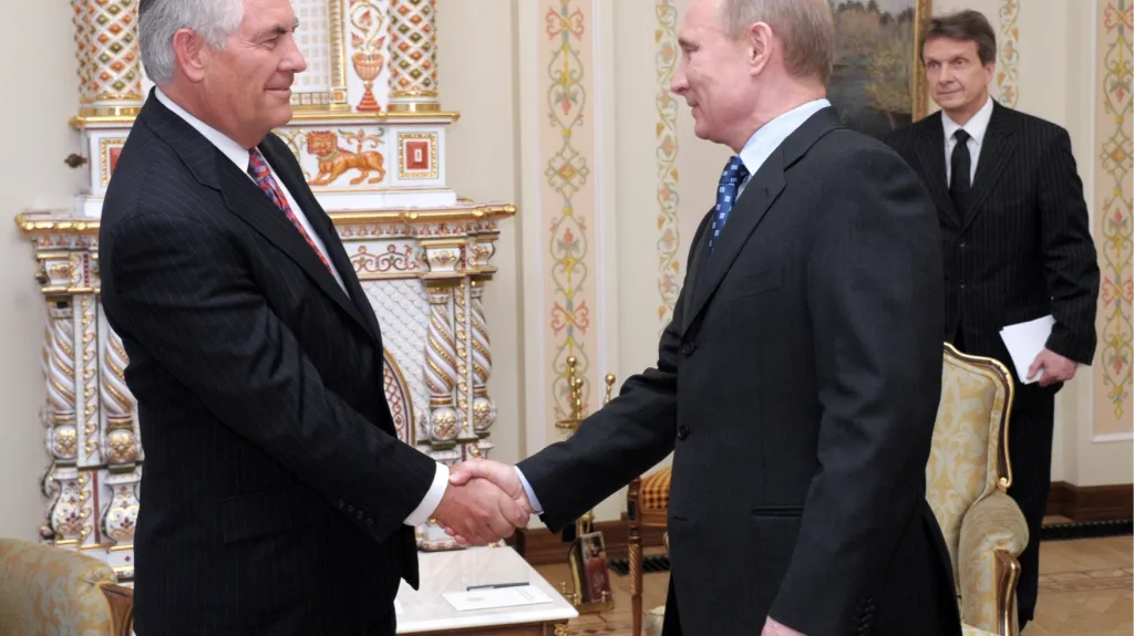 Setkání s Putinem v roce 2012, kdy byl Tillerson generálním ředitelem ExxonMobil