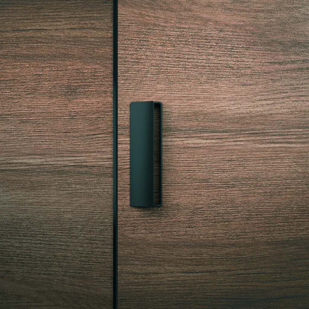 Konkoruje jim značka M&T s důmyslným systémem magnetických dveřních klik (systém Magnetic od Romana Ulicha)