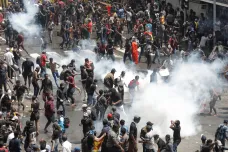 Prezident Srí Lanky rezignuje. Do jeho rezidence vtrhli demonstranti, poté zapálili sídlo premiéra