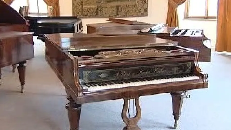 Historický klavír