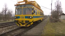 Železniční výluku mezi Vysočinou a jižní Moravou doprovází nejasnosti. Nákladní vlaky ale v březnu projedou