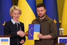 Von der Leyenová jednala se Zelenským o vstupu do Unie. „Ukrajina je solidní demokracie,“ řekla