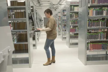 Literaturu až domů. Zlínská knihovna dováží knihy lidem se zdravotními obtížemi