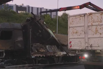 Jižní spojka je po odklizení shořelého kamionu opět průjezdná